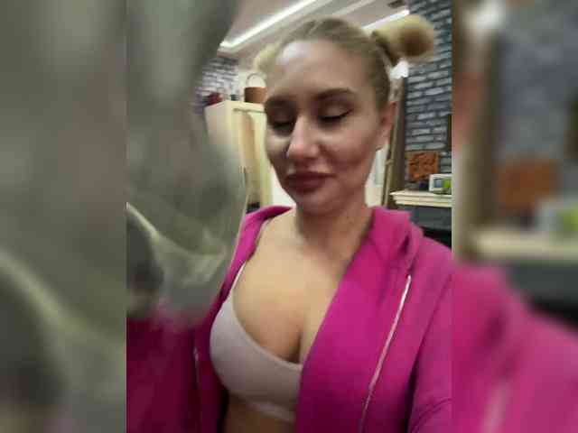 Tvoyasamka77 webcam