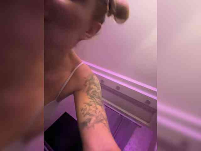 Tvoyasamka77 webcam