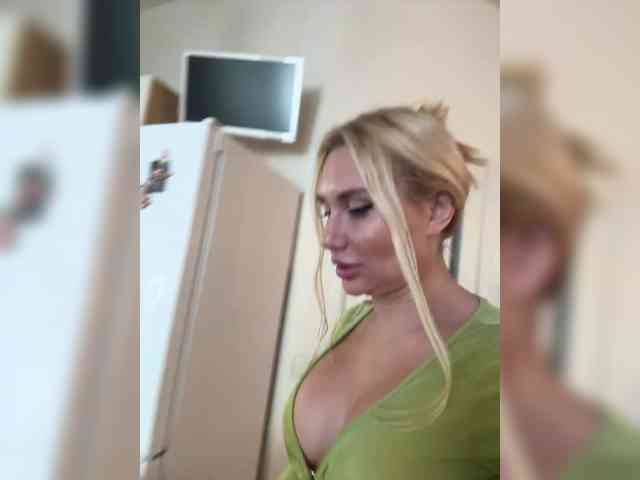 Tvoyasamka77 webcam