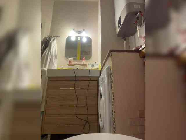 Tvoyasamka77 webcam