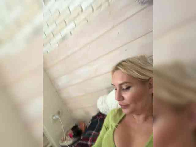 Tvoyasamka77 webcam