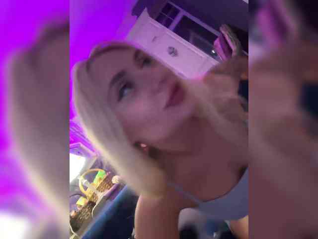 Tvoyasamka77 webcam