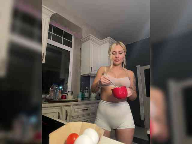 Tvoyasamka77 webcam