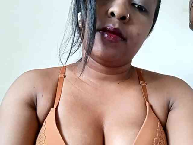 Asminah webcam