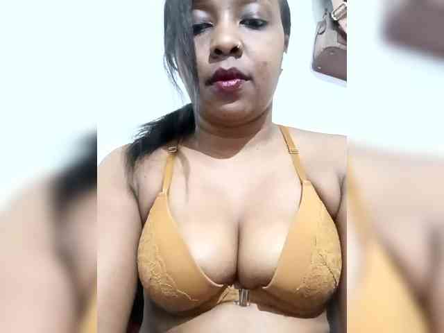 Asminah webcam