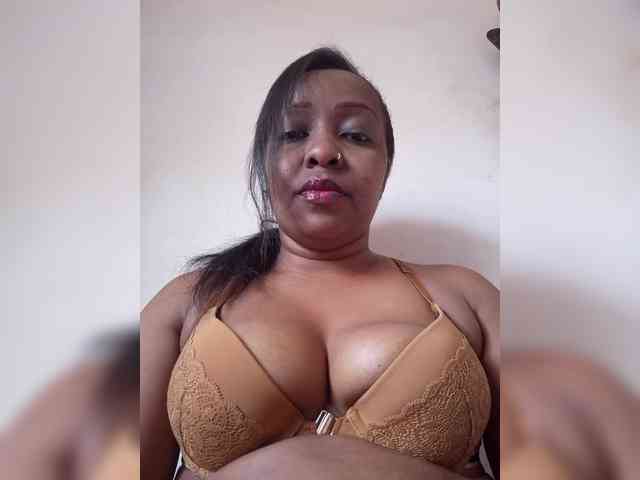 Asminah webcam