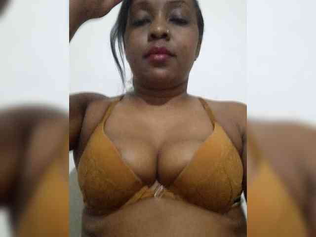 Asminah webcam