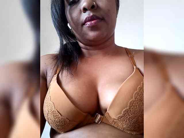 Asminah webcam