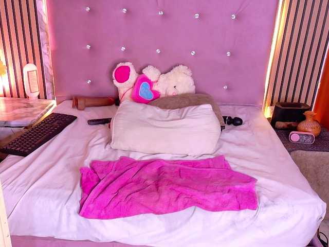 le modèle choco-dessert est en webcam porno dans un show sur le site bongacams, il possède les tags suivants: Ebony,Brunette,Trimmed