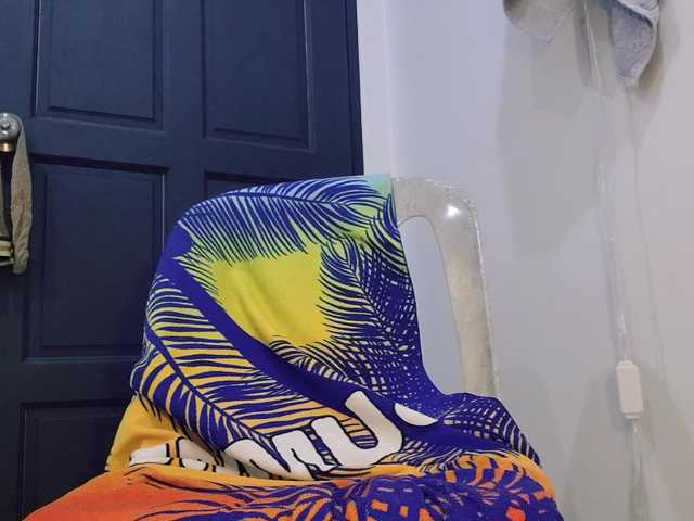 Jennifferr's BongaCams show and profile