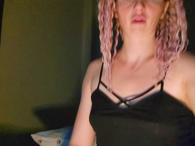 Jennifferr's BongaCams show and profile