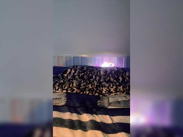 Jennifferr's BongaCams show and profile