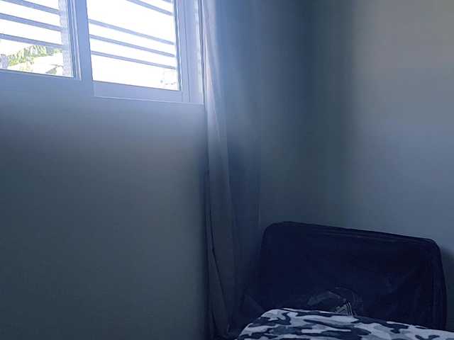 Jennifferr's BongaCams show and profile