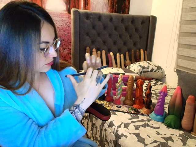 sofia23dirty's BongaCams show and profile