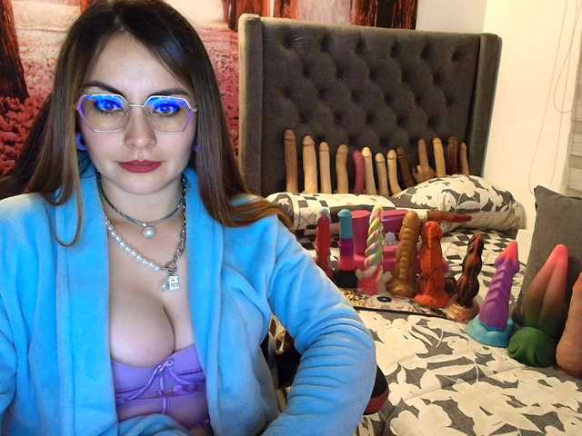 sofia23dirty's BongaCams show and profile