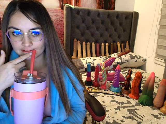 sofia23dirty's BongaCams show and profile