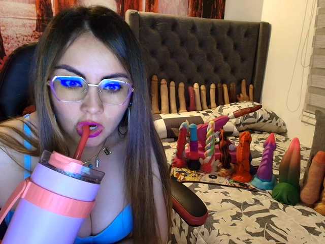sofia23dirty's BongaCams show and profile