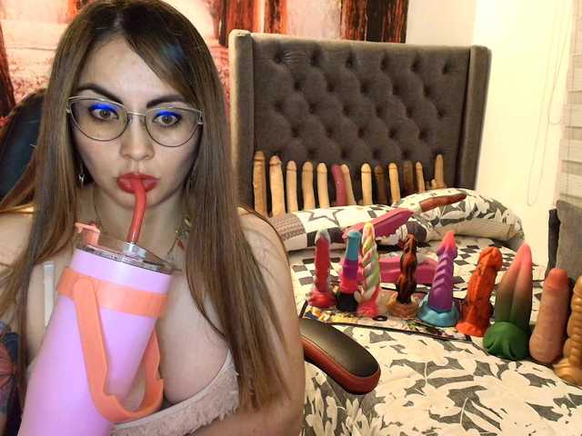 sofia23dirty's BongaCams show and profile
