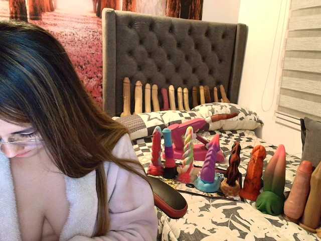 sofia23dirty's BongaCams show and profile