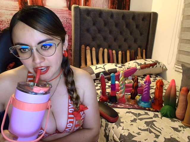 sofia23dirty's BongaCams show and profile