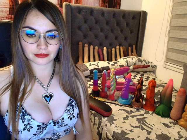 sofia23dirty's BongaCams show and profile