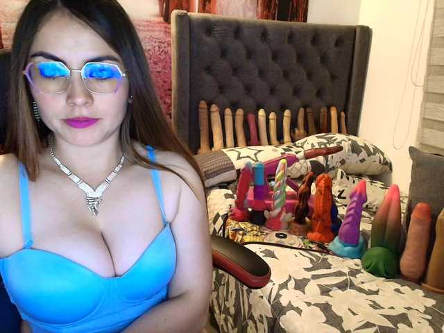 sofia23dirty's BongaCams show and profile