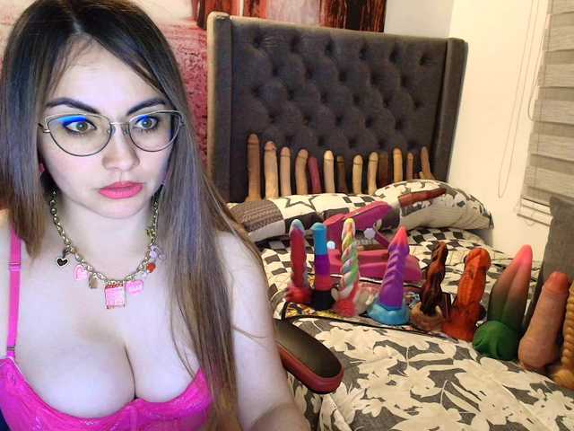 sofia23dirty's BongaCams show and profile