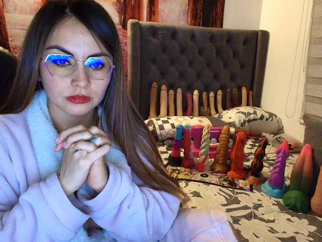 sofia23dirty's BongaCams show and profile