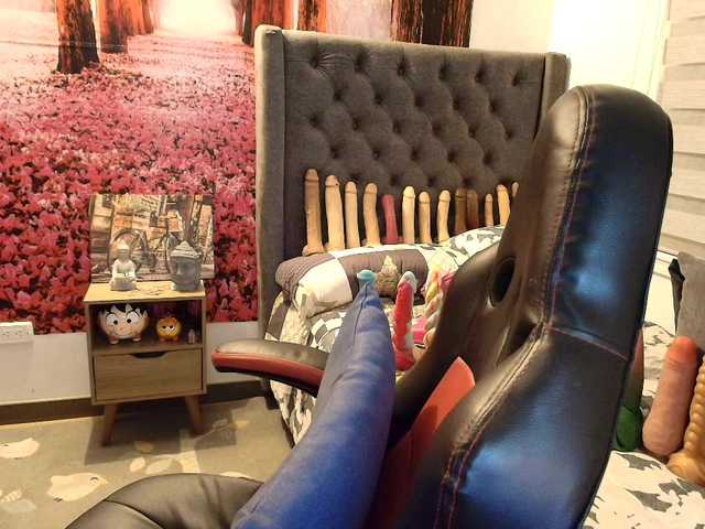 sofia23dirty's BongaCams show and profile