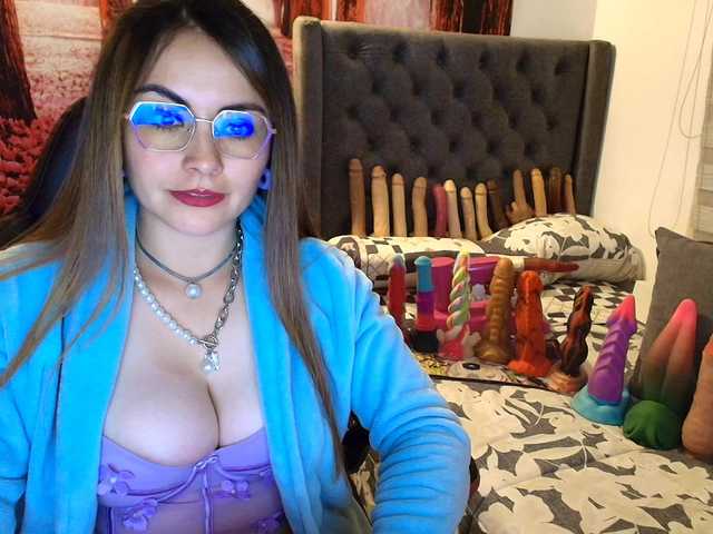 sofia23dirty's BongaCams show and profile