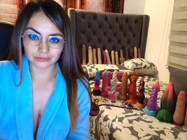 sofia23dirty's BongaCams show and profile