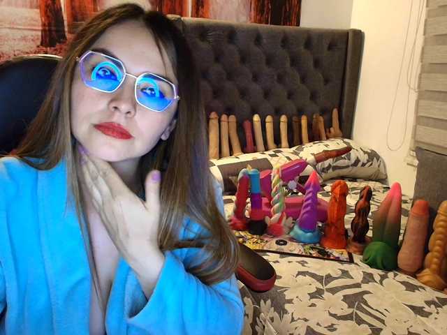 sofia23dirty's BongaCams show and profile