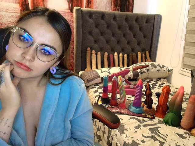 sofia23dirty's BongaCams show and profile