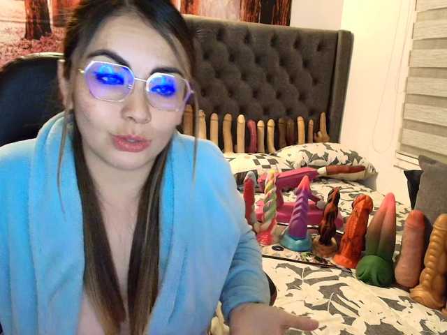 sofia23dirty's BongaCams show and profile