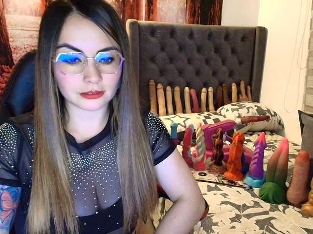 sofia23dirty's BongaCams show and profile