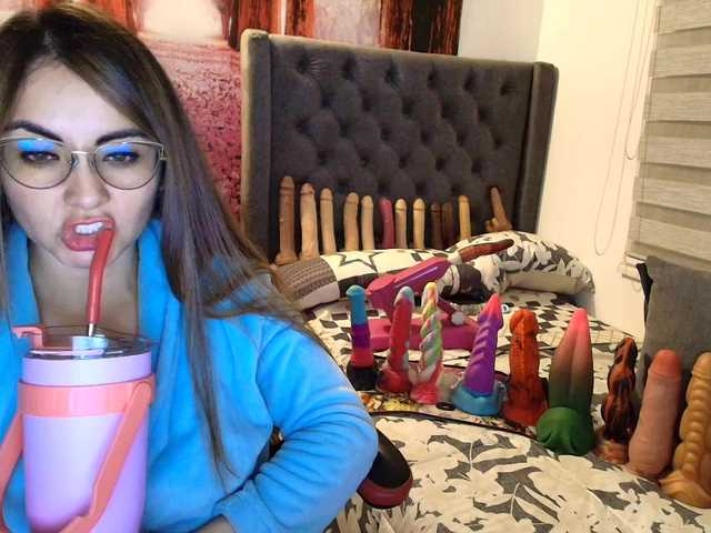 sofia23dirty's BongaCams show and profile