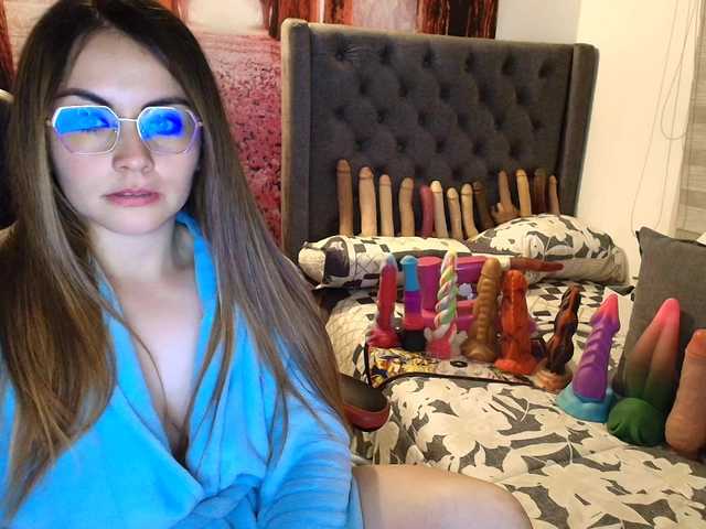 sofia23dirty's BongaCams show and profile