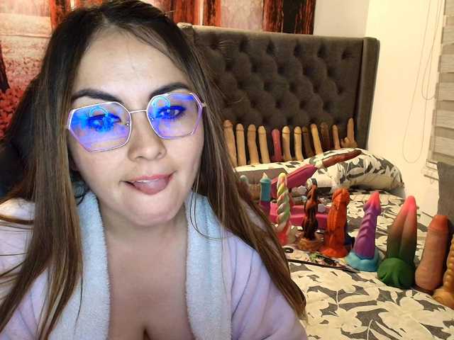 sofia23dirty's BongaCams show and profile