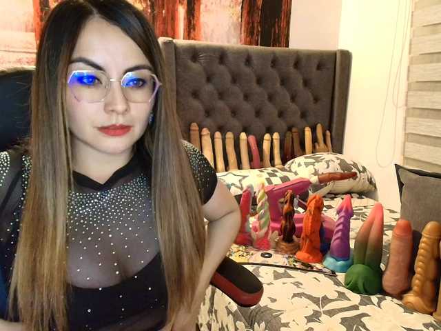 sofia23dirty's BongaCams show and profile