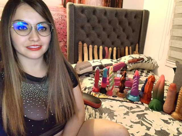 sofia23dirty's BongaCams show and profile