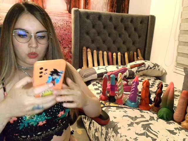 sofia23dirty's BongaCams show and profile