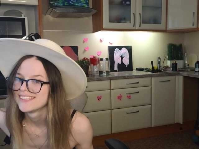 mali-'s BongaCams show and profile