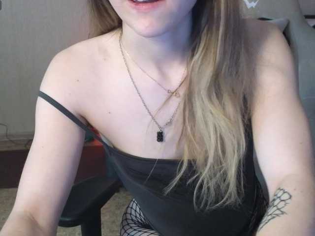 mali-'s BongaCams show and profile