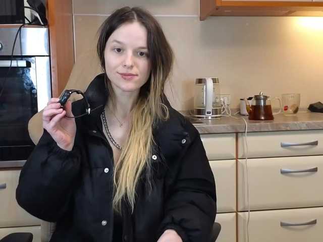 mali-'s BongaCams show and profile