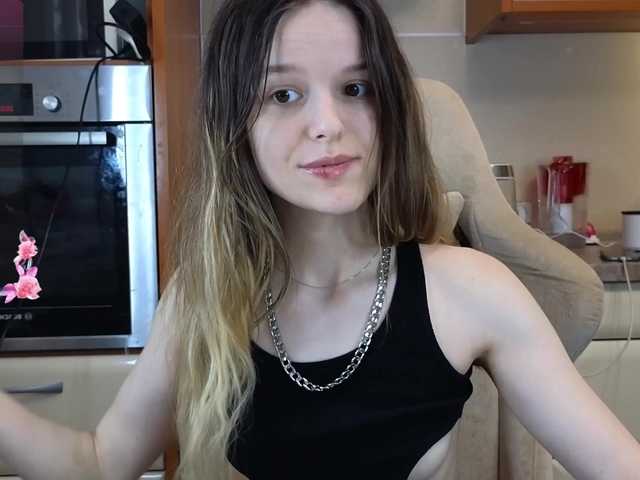 mali-'s BongaCams show and profile