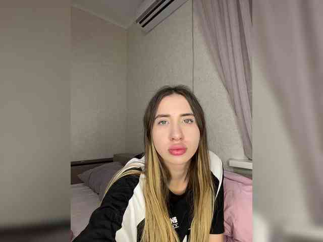 alizii Live Webcam on BongaCams
