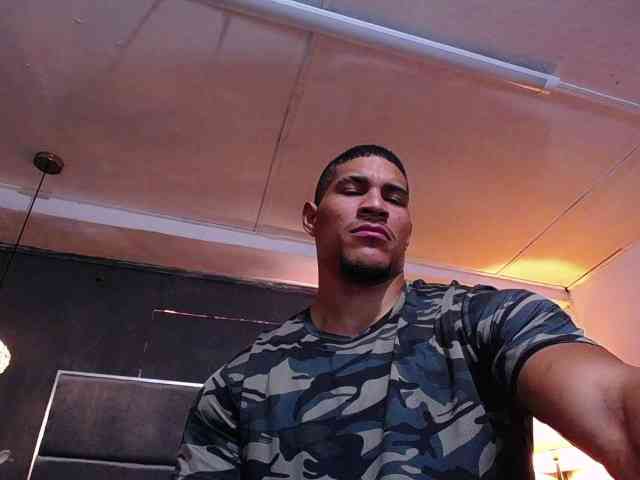 teddyfit19cm Live Webcam on BongaCams