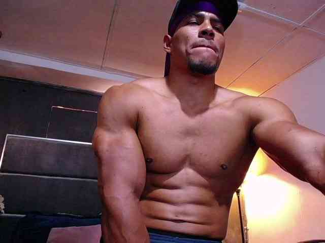 teddyfit19cm Live Webcam on BongaCams