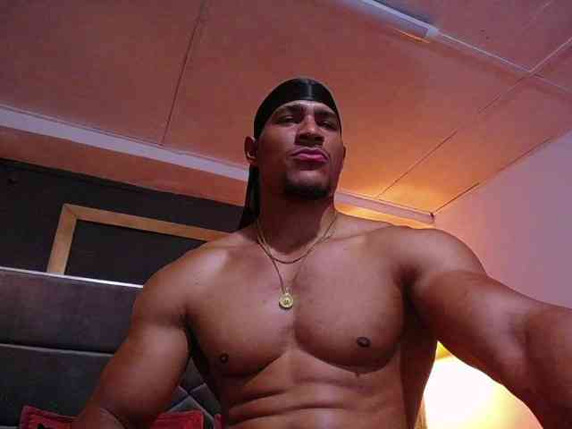 teddyfit19cm Live Webcam on BongaCams