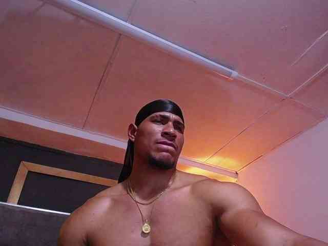 teddyfit19cm Live Webcam on BongaCams